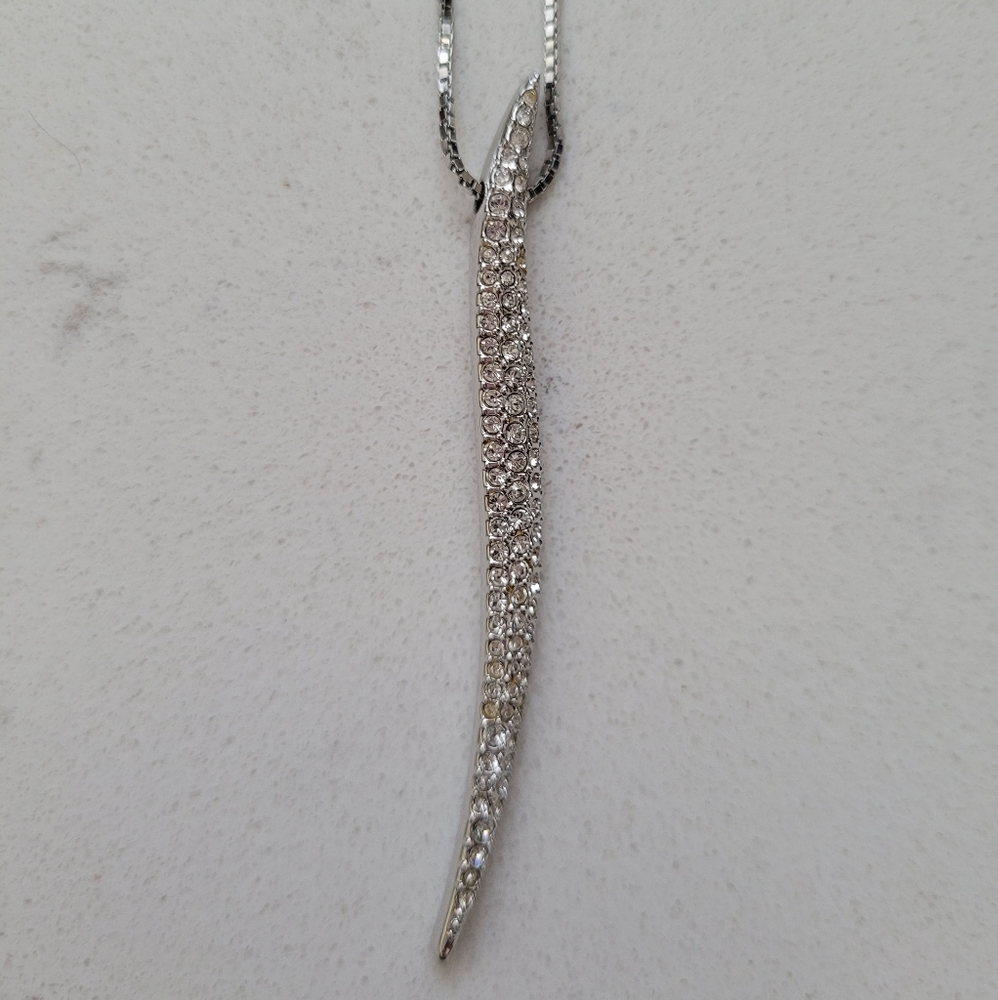 Swarovski curved pendant necklace